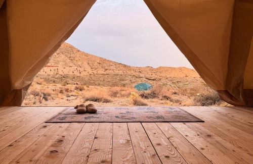 Nelson Apartment | Cozy Canyon Safari Tent w/Sunset & Sunrise Views + Private Bathroom