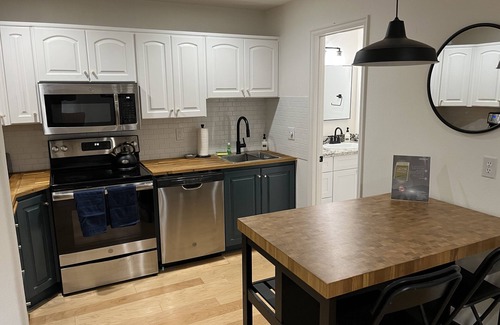 Park City Condo | Cozy Canyons Condo, walkable to Cabriolet Gondola! Washer and dryer in unit.