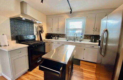 West Haven House | Cozy cape cod