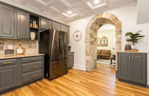 Rock Hill House | Cozy Caramel 2 Bd/2 Bth Bottom Floor Unit Sleeps 6