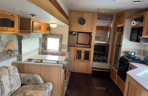 Troy House | Cozy Caravan in lovely Troy Alabama with AC