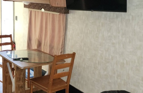 St. Nicholas House | Cozy caravan or RV in wonderful Jacksonville with WiFi, AC