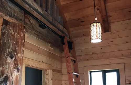 Canton House | Cozy Carolina Cabin