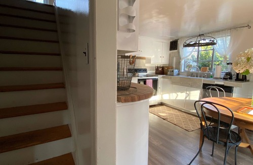 West Caldwell House | Cozy Carriage House on a Private Historic Estate- one of a kind American gem