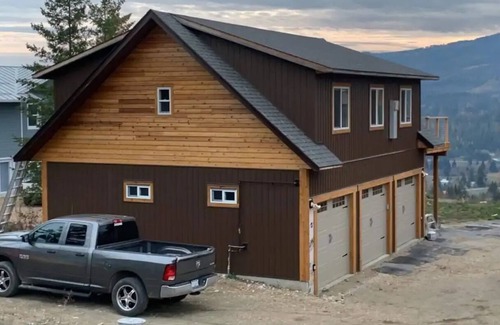 British Columbia Interior Apartment | Cozy carriage house apartment with gorgeous Mount Ida views.