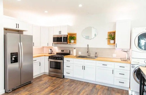 Ventura House | Cozy Casa. 1 mile from the beach/downtown.