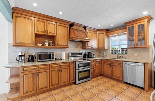Westchester House | Cozy Casa Cabos - Pool BBQ Miami
