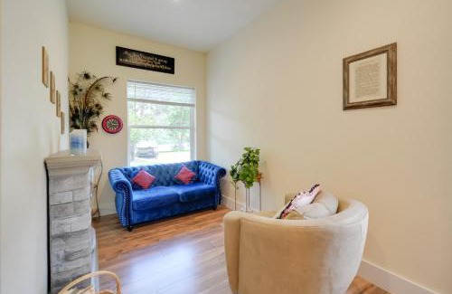 Cottonwood Shores Apartment | Cozy Casita and Cabana on Lake Marble Falls!
