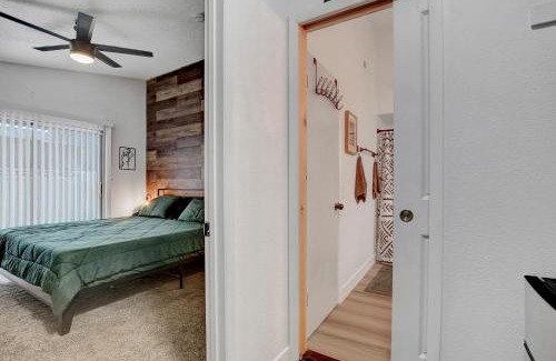 Las Vegas House | Cozy Casita, Fireplace, Backyard, Quiet