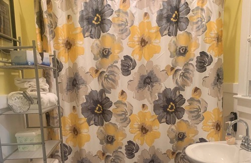 Menominee House | Cozy casita near the Bay