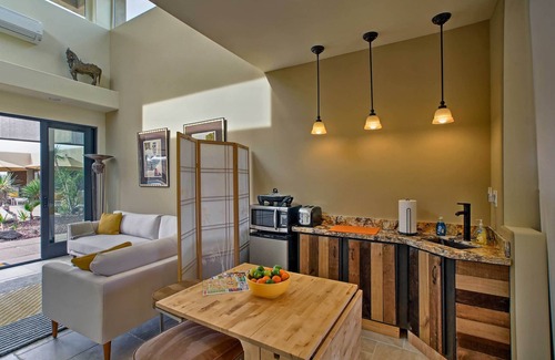 Carefree House | Cozy Casita w/Mtn View + Pool & Hot Tub Access