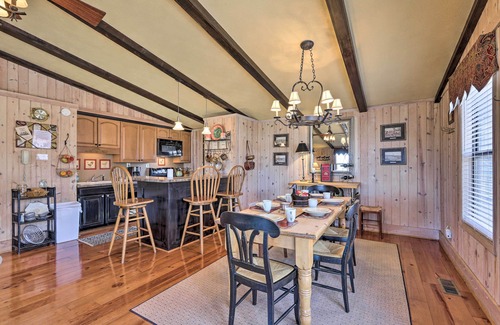 Pine Mountain Cabin | Cozy ‘Caymus Cabin’ ~ 3 Miles to Callaway Gardens!