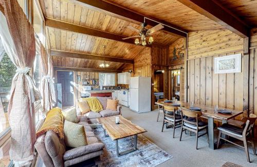Sedro-Woolley House | Cozy Cedar Cabin