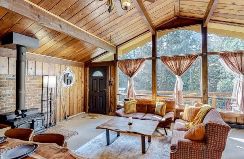 Sedro-Woolley House | Cozy Cedar Cabin
