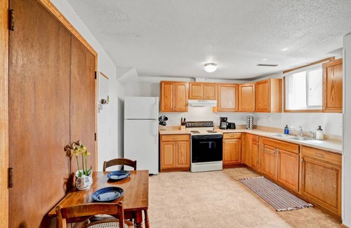 Southwest Area Apartment | Cozy Cedar Rapids Getaway - Mother in Law Suite
