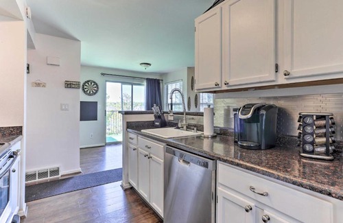 Englewood Apartment | Cozy Centennial Condo about 15 Mi to Downtown Denver!
