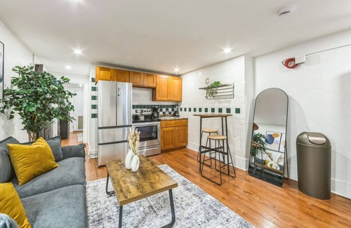 Center City West Apartment | Cozy Center City 1BR apartment w/Patio!
