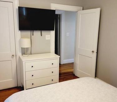 Biddleville Villa | Cozy Center City Cottage*Walk to center city