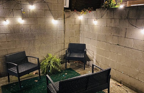 Center City Apartment | Cozy -Center of Attention- w/fireplace, free laundry & full kitchen