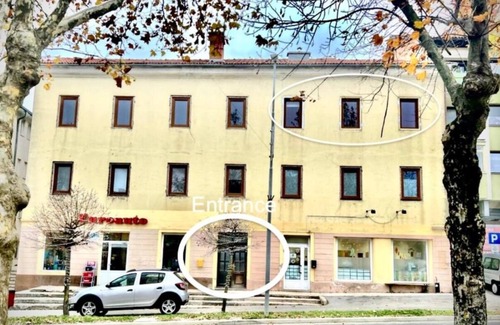 Postojna Apartment | Cozy Central Apartment with Parking & AC near Postojna cave.