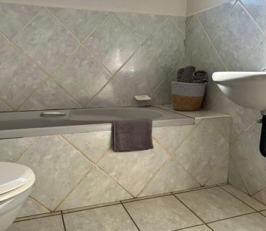 Hhohho House | Cozy Central BNB Ezulwini