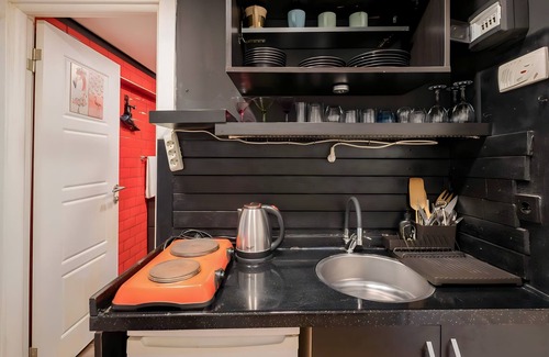 Bomonti Apartment | Cozy Central Flat w/Netflix & Elevator Near Metro 2 minute walking distance