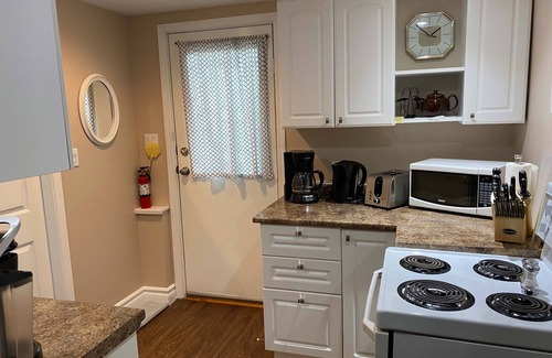 Campbell River Apartment | Cozy central located suite near hospital
