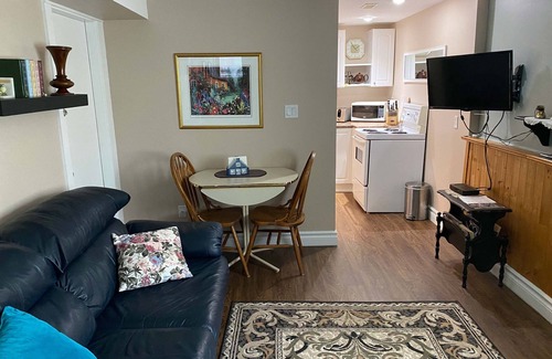 Campbell River Apartment | Cozy central located suite near hospital