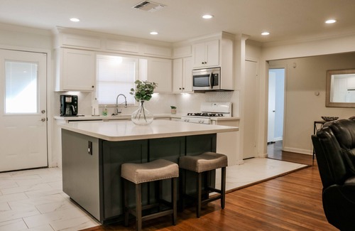 Braeswood Place House | Cozy & Central Retreat: 5 mins from NRG Stadium