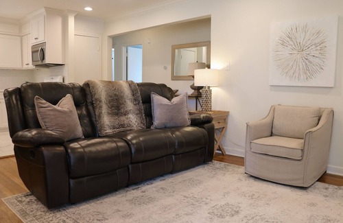 Braeswood Place House | Cozy & Central Retreat: 5 mins from NRG Stadium