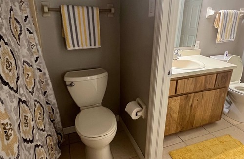 LaBelle House | Cozy , centrally located home