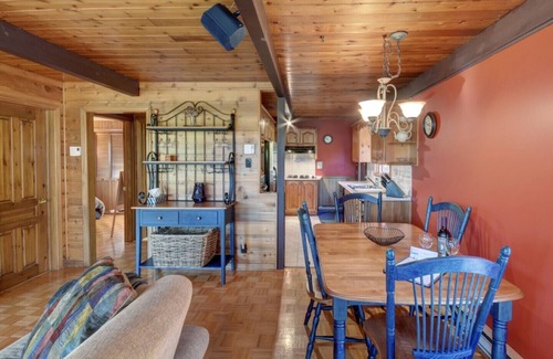 Sainte-Ann-des-Lacs Cottage | Cozy Chalet Suisse #004
