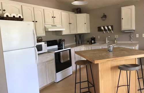 Grand Lake Cabin | Cozy Chalet - 1 mile from town entrance! Lake Views!