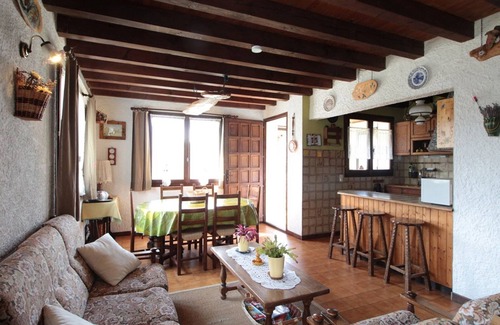 Araches-la-Frasse Ski Chalet | Cozy Chalet 6p, 2BR, Near Ski Lifts, Garage, South-West Terrace