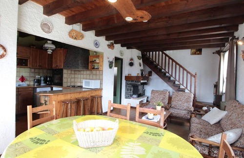 Araches-la-Frasse Ski Chalet | Cozy Chalet 6p, 2BR, Near Ski Lifts, Garage, South-West Terrace