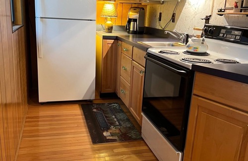 Elkton Ski Chalet | Cozy Chalet bordering Shenandoah Park near Massanutten Resort and Skyline Drive.