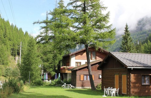 Saas-Balen Ski Chalet | Cozy Chalet in Meiggerli with Garden