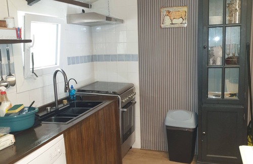 Soturac Ski Chalet | Cozy chalet in nice Soturac with WiFi