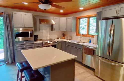 Mount Holly Ski Chalet | Cozy chalet minutes from Okemo Mtn & VAST