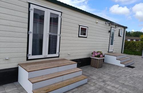 Berkhout Ski Chalet | Cozy chalet near Amsterdam at Camping Venhop
