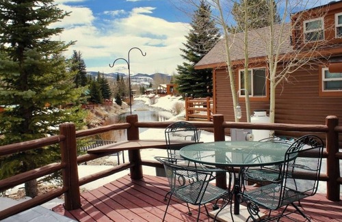 Breckenridge Ski Chalet | Cozy chalet on the Swan River at Tiger Run