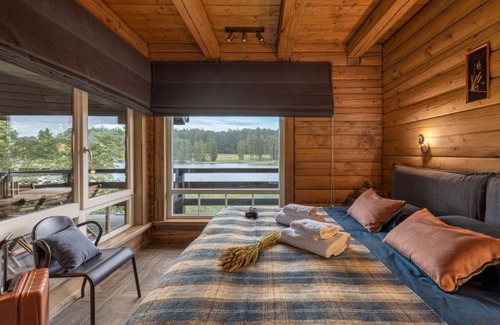 Amata Villa | Cozy Chalet With hot tub and Sauna in Secluded Eco-village