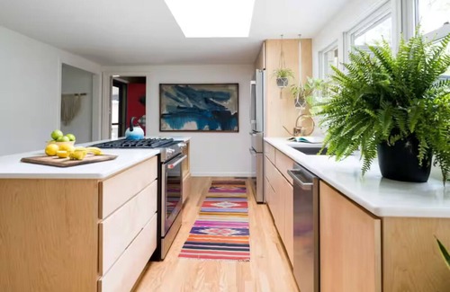 Bloomington House | Cozy Charm: Discover This 2-Bedroom Estate in Bloomington with Modern Comforts