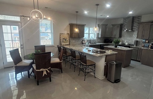 Fort Gordon House | Cozy & Charming 4-bdr house, clubhouse, pool. nClose to shops & 6mls to masters.