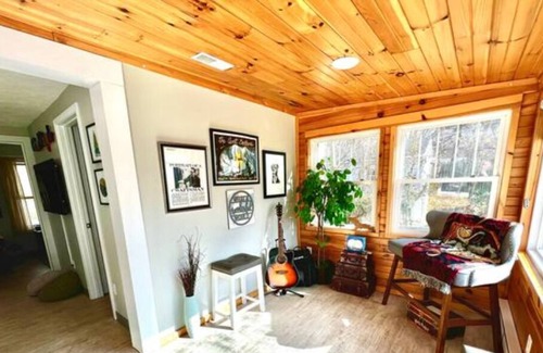 Grand Rapids House | Cozy Charming House: Prime Location w/ BBQ & Patio