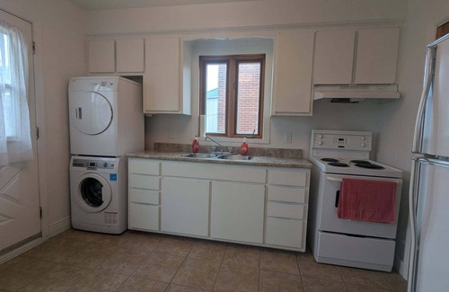Ahuntsic Apartment | Cozy & Charming Montreal Apartment Next to Metro/Subway 2 Bedrooms + Garden