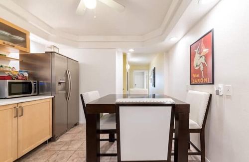 Belmont Heights House | Cozy & charming place, walk to beach, shops & dine