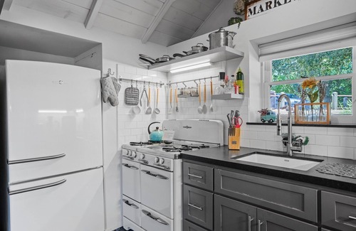 Julian Cabin | Cozy & Charming, remodeled 2-bedroom cabin in Julian. Views to mountains.