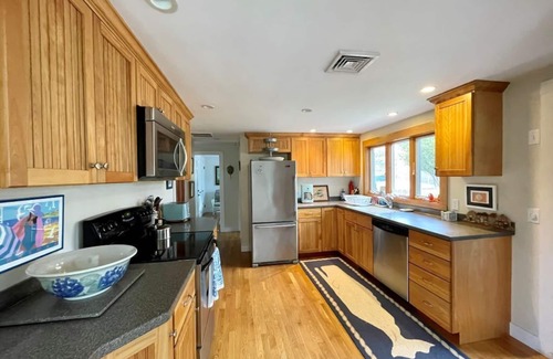 North Chatham House | Cozy Chatham home with privacy and nautical decor