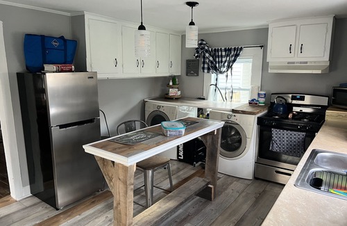 Cayuga Cottage | Cozy & cheerful 3 bedroom cottage on Cayuga Lake
